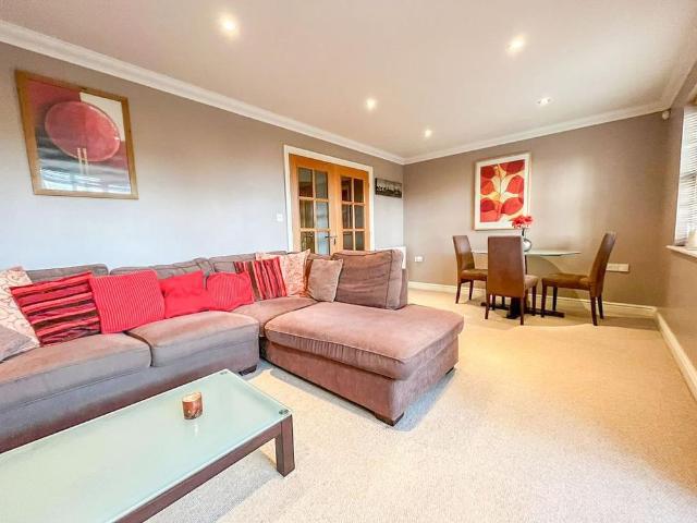 2 bedroom flat to rent