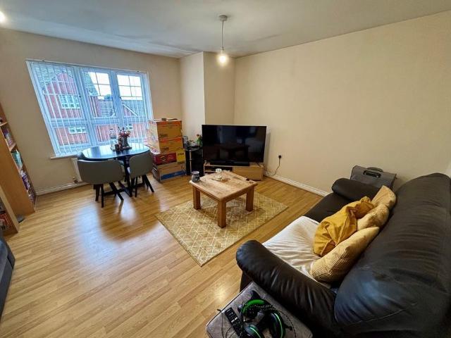 2 bedroom flat to rent
