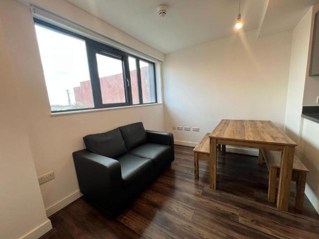 2 bedroom flat to rent