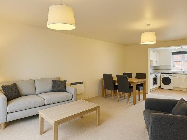 2 bedroom flat to rent