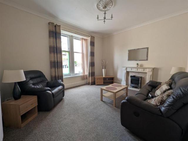 2 bedroom flat to rent