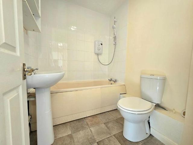 2 bedroom flat to rent