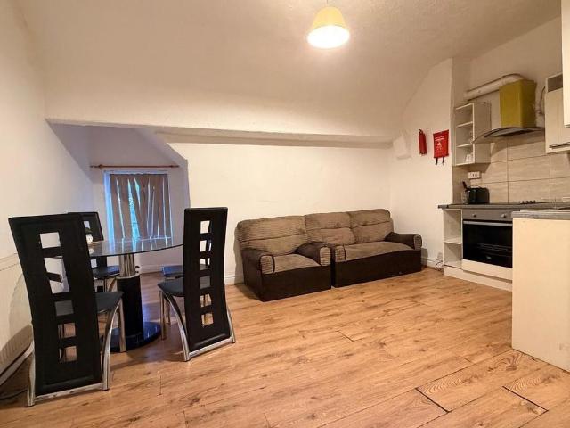2 bedroom flat to rent