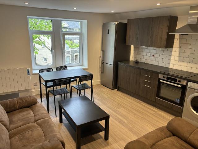 2 bedroom flat to rent