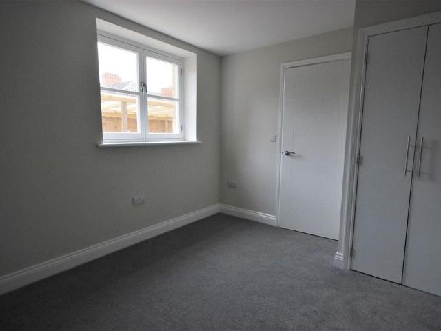 2 bedroom flat to rent