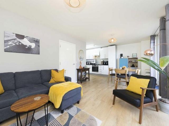 2 bedroom flat to rent