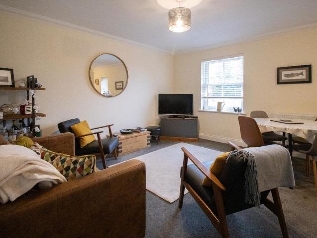2 bedroom flat to rent