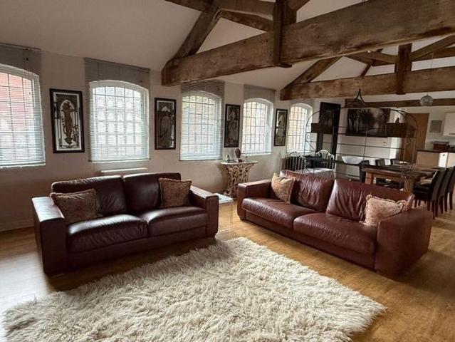 2 bedroom flat to rent