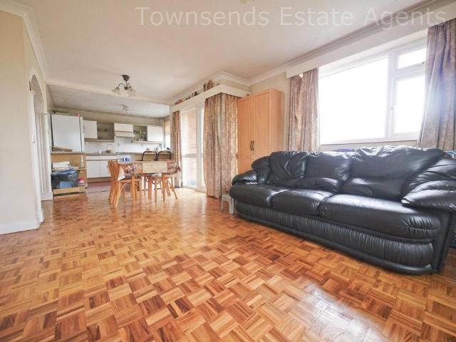2 bedroom flat to rent