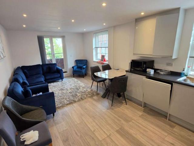 2 bedroom flat to rent