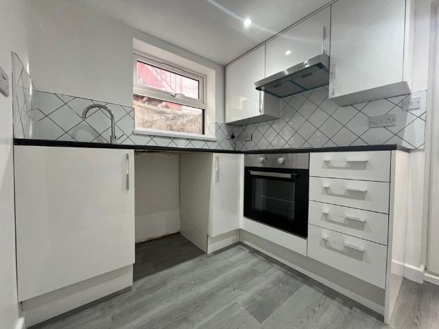2 bedroom flat to rent