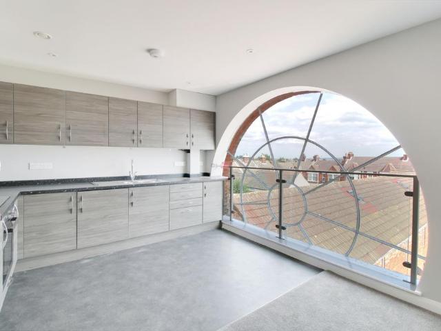 2 bedroom flat to rent
