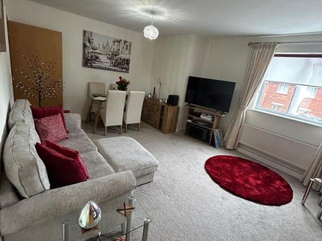 2 bedroom flat to rent