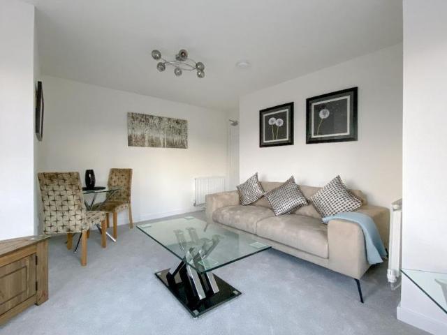 2 bedroom flat to rent
