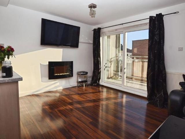 2 bedroom flat to rent