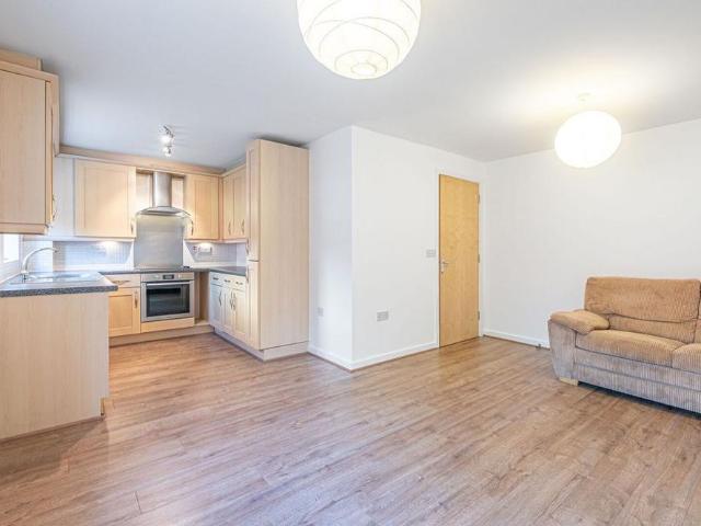 2 bedroom flat to rent