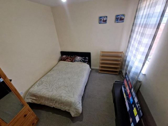 2 bedroom flat to rent
