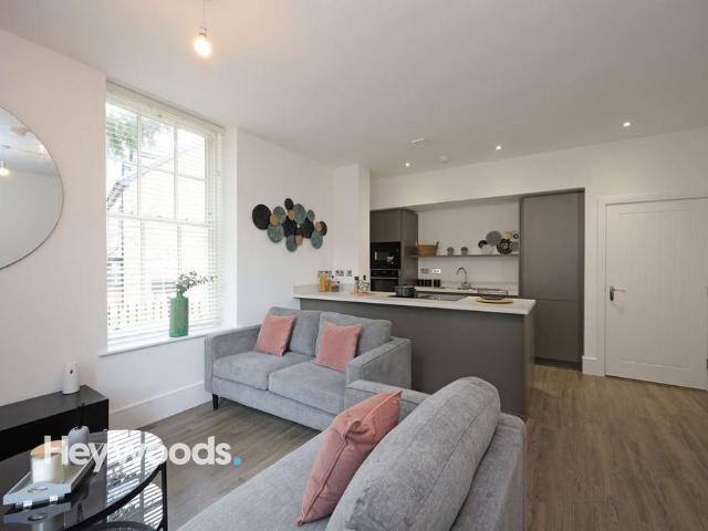 2 bedroom flat to rent