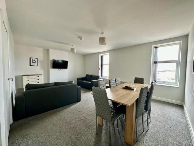 2 bedroom flat to rent