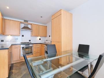 Flat to rent in Fraser Road AB25 Aberdeen - Parking