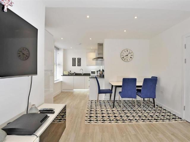 2 bedroom flat to rent