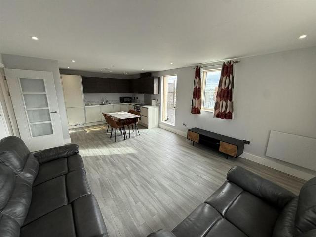 2 bedroom flat to rent