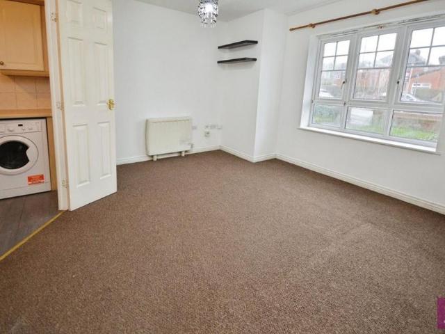 2 bedroom flat to rent
