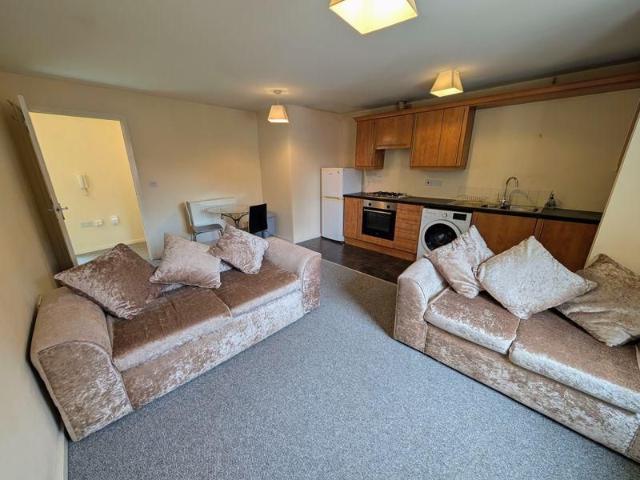 2 bedroom flat to rent