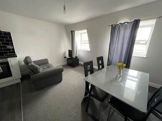 2 bedroom flat to rent