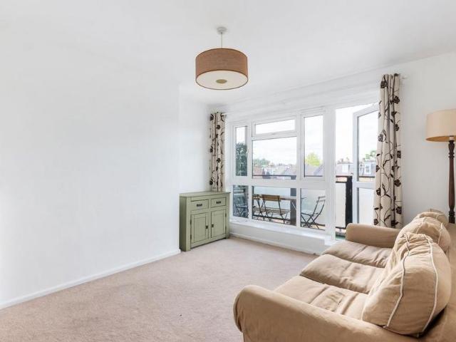 2 bedroom flat to rent