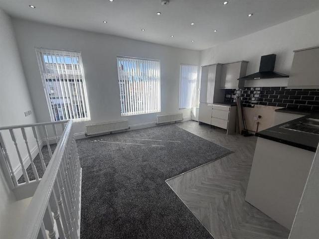 2 bedroom flat to rent