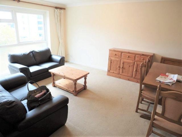 2 bedroom flat to rent