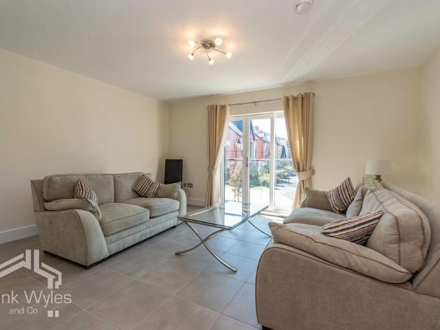 2 bedroom flat to rent