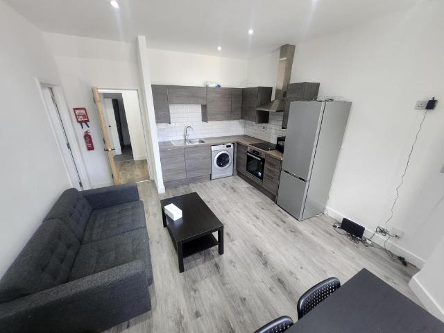 2 bedroom flat to rent
