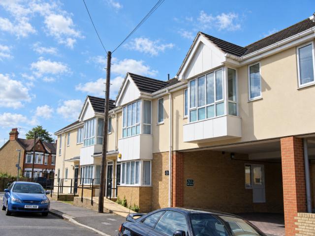 2 bedroom Flat To Rent