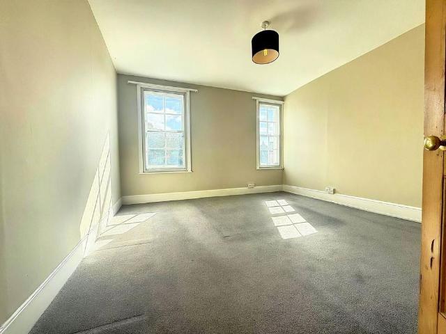 2 bedroom flat to rent