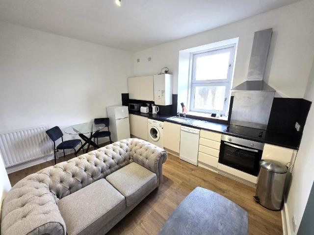 2 bedroom flat to rent