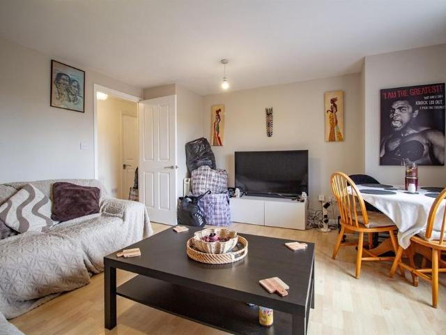 2 bedroom flat to rent