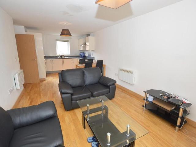 2 bedroom flat to rent