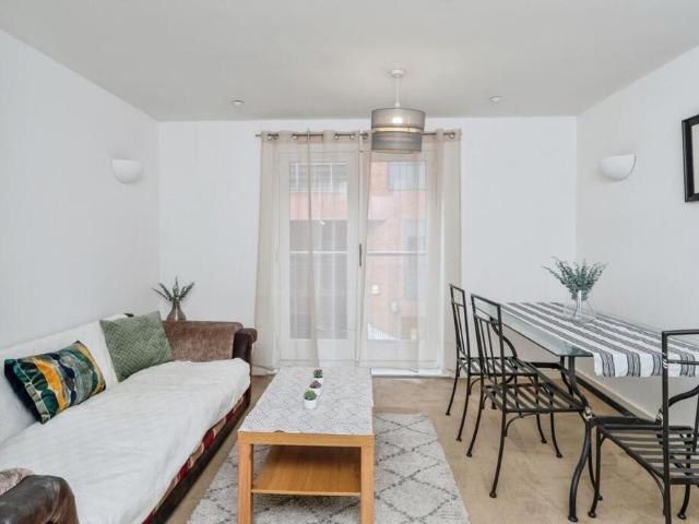 2 bedroom flat to rent