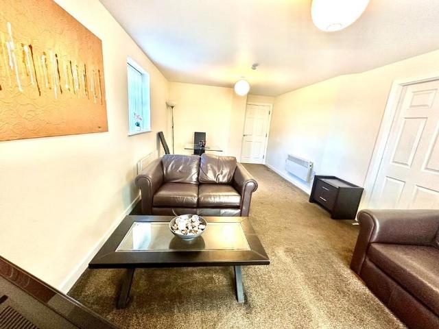 2 bedroom flat to rent