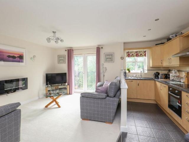 2 bedroom flat to rent