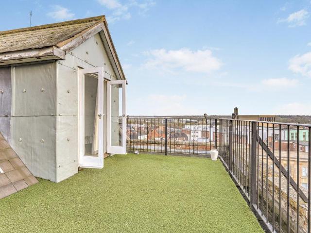 2 bedroom flat to rent