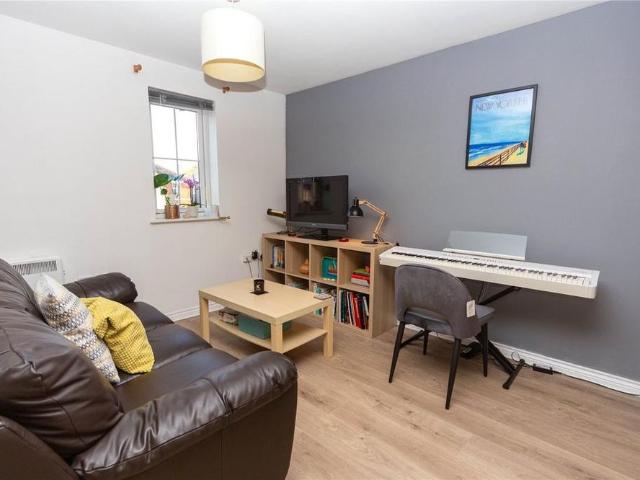 2 bedroom flat to rent