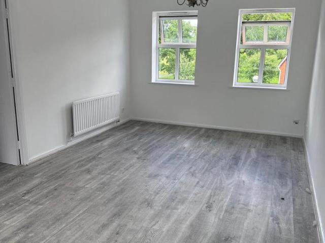2 bedroom flat to rent