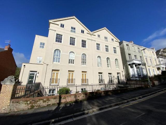2 bedroom flat to rent
