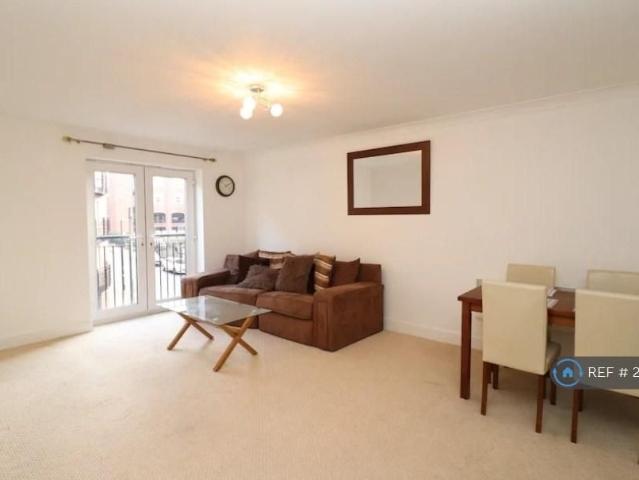 2 bedroom flat to rent