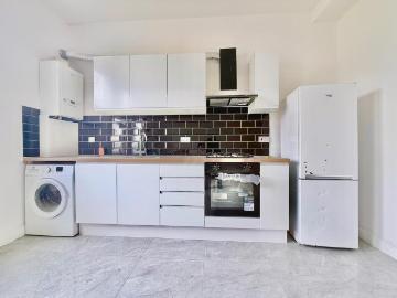 Wendell Park, London, Greater London - Equipped kitchen