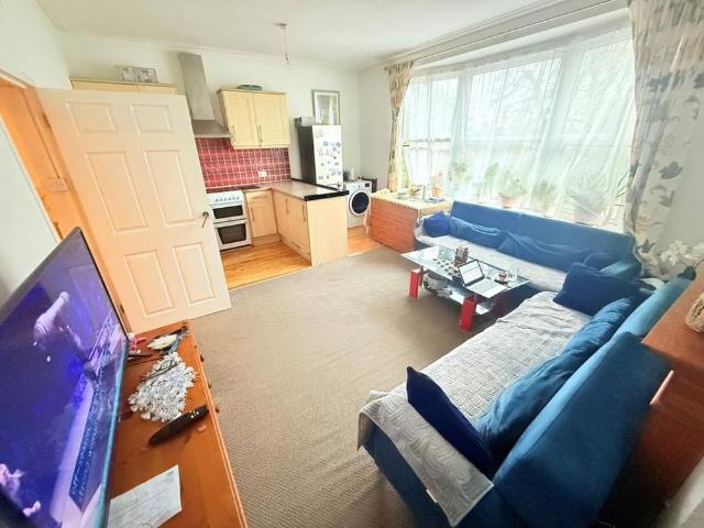 2 bedroom flat to rent