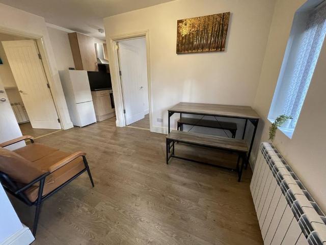 2 bedroom flat to rent